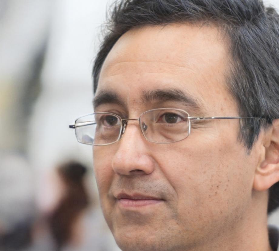 Professor Miguel Santos - Especialista em Análise Financeira